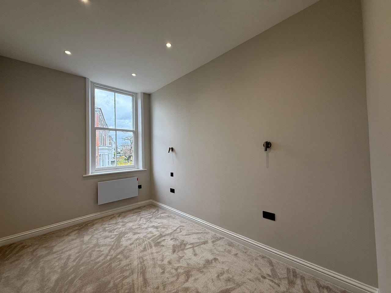 Flat Queen's Road in Greater London
