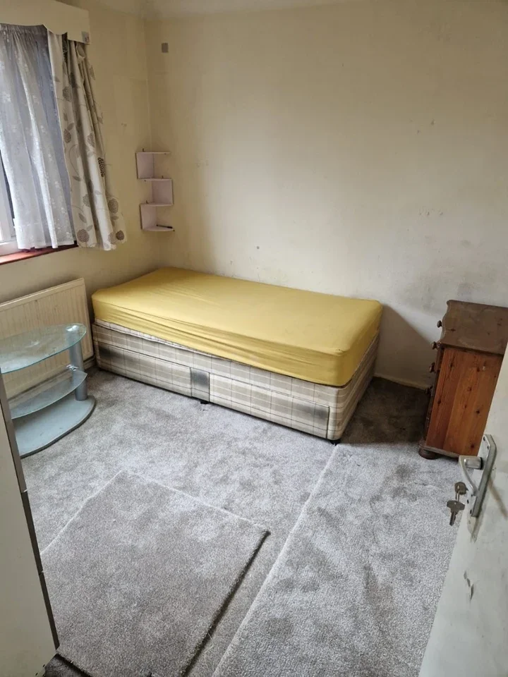 Room Maxwell Road in Greater London