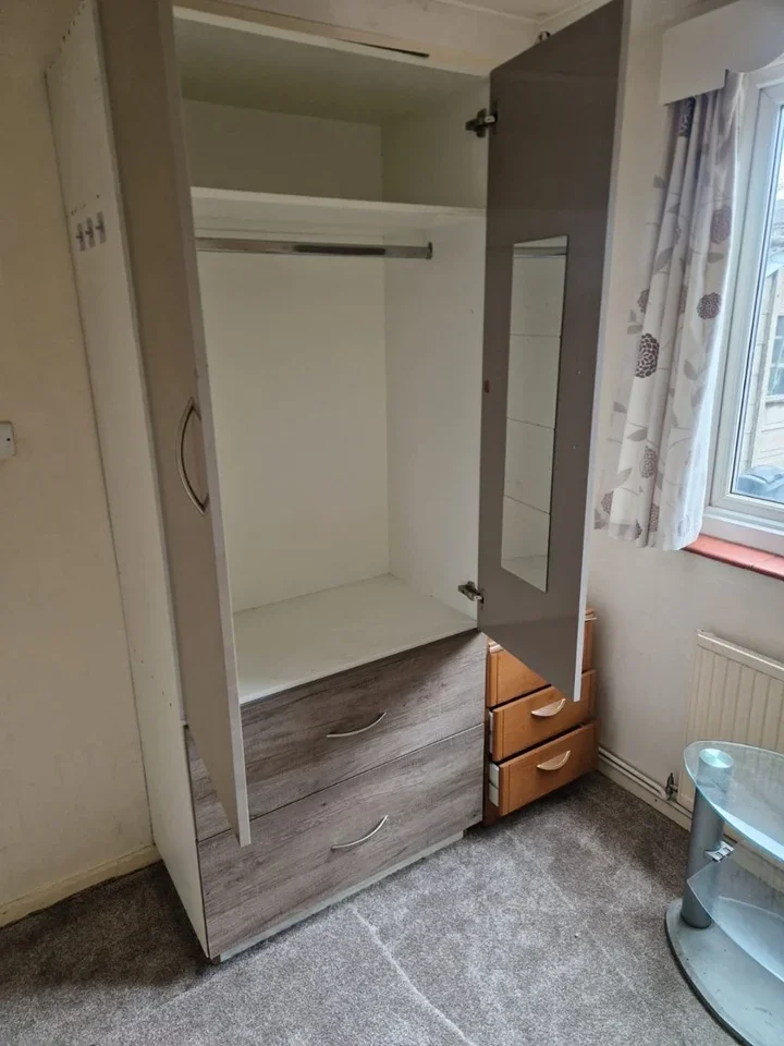 Room Maxwell Road in Greater London