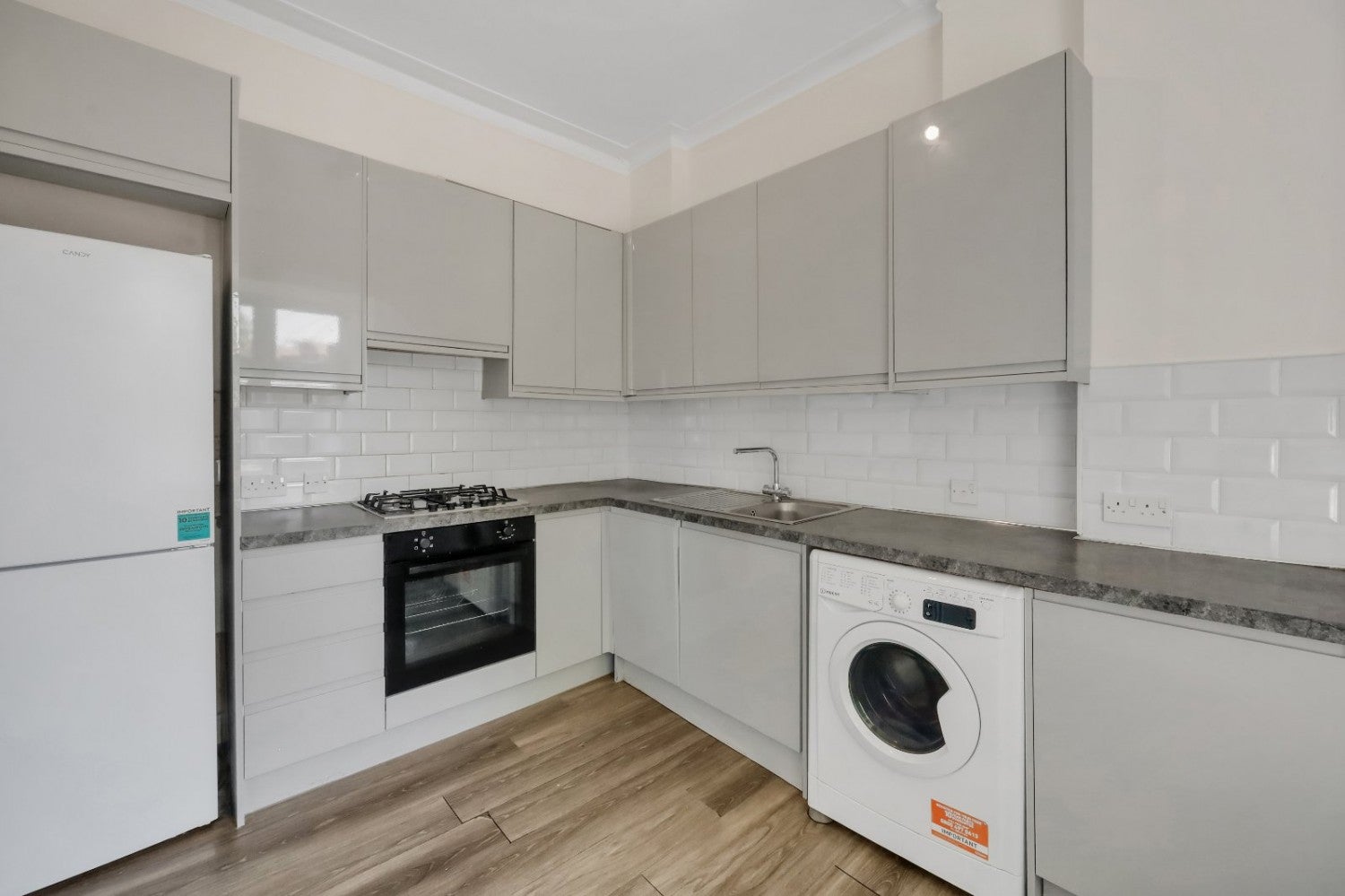 Flat Brondesbury Park in Greater London