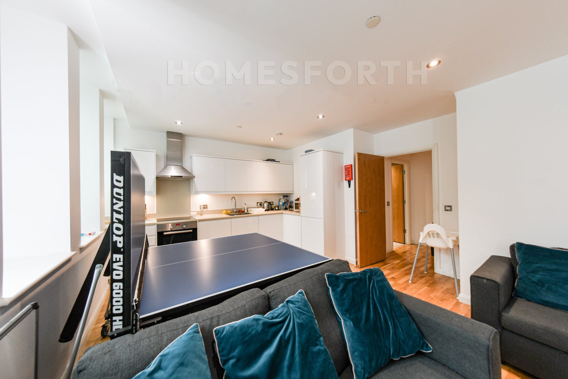 Flat Lansdowne Road in Greater London