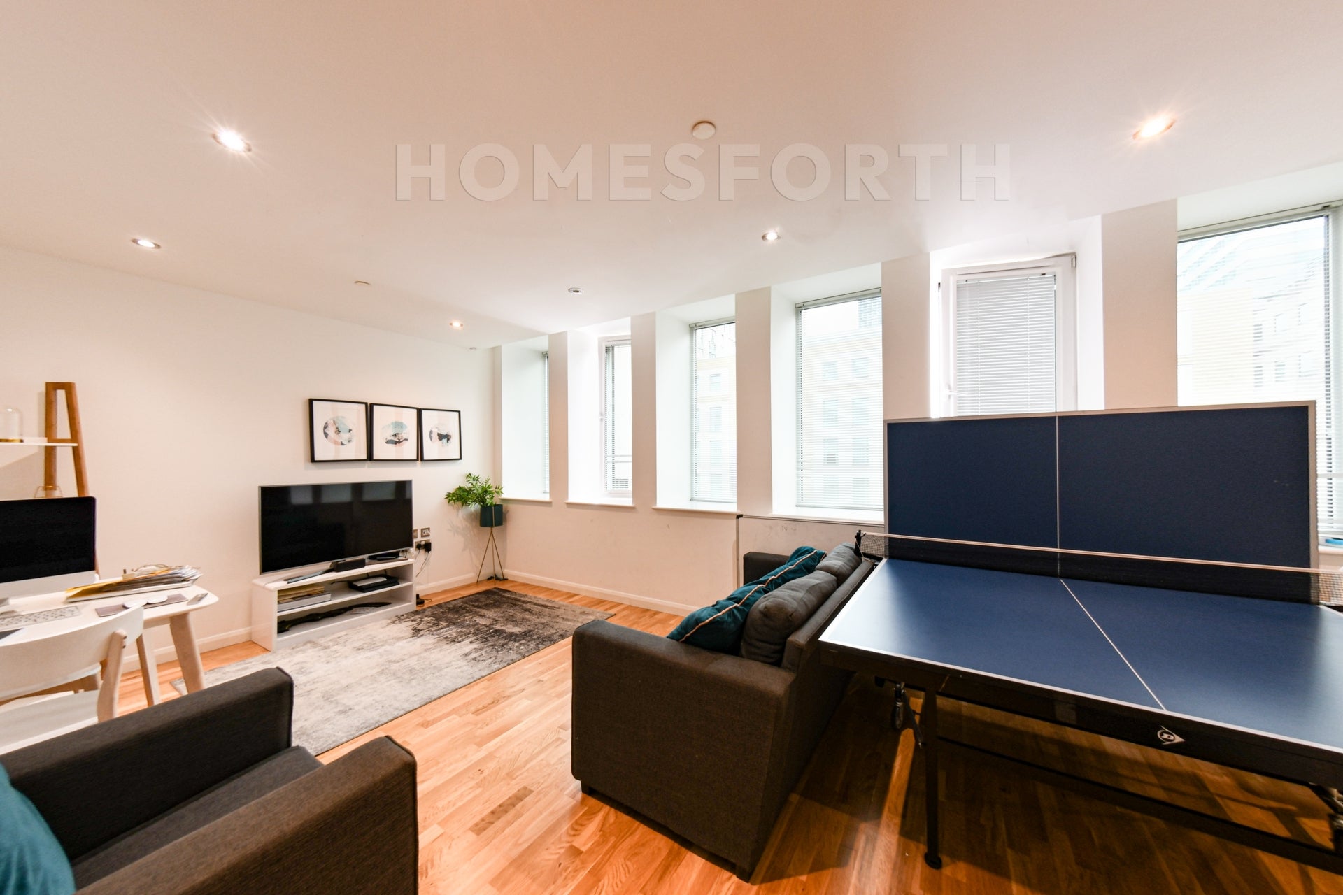 Flat Lansdowne Road in Greater London