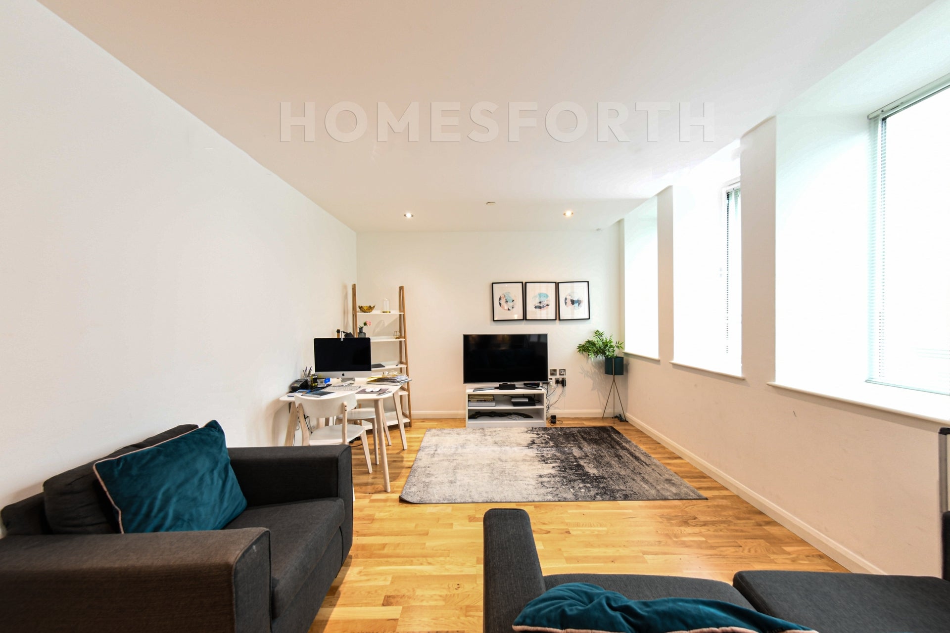 Flat Lansdowne Road in Greater London