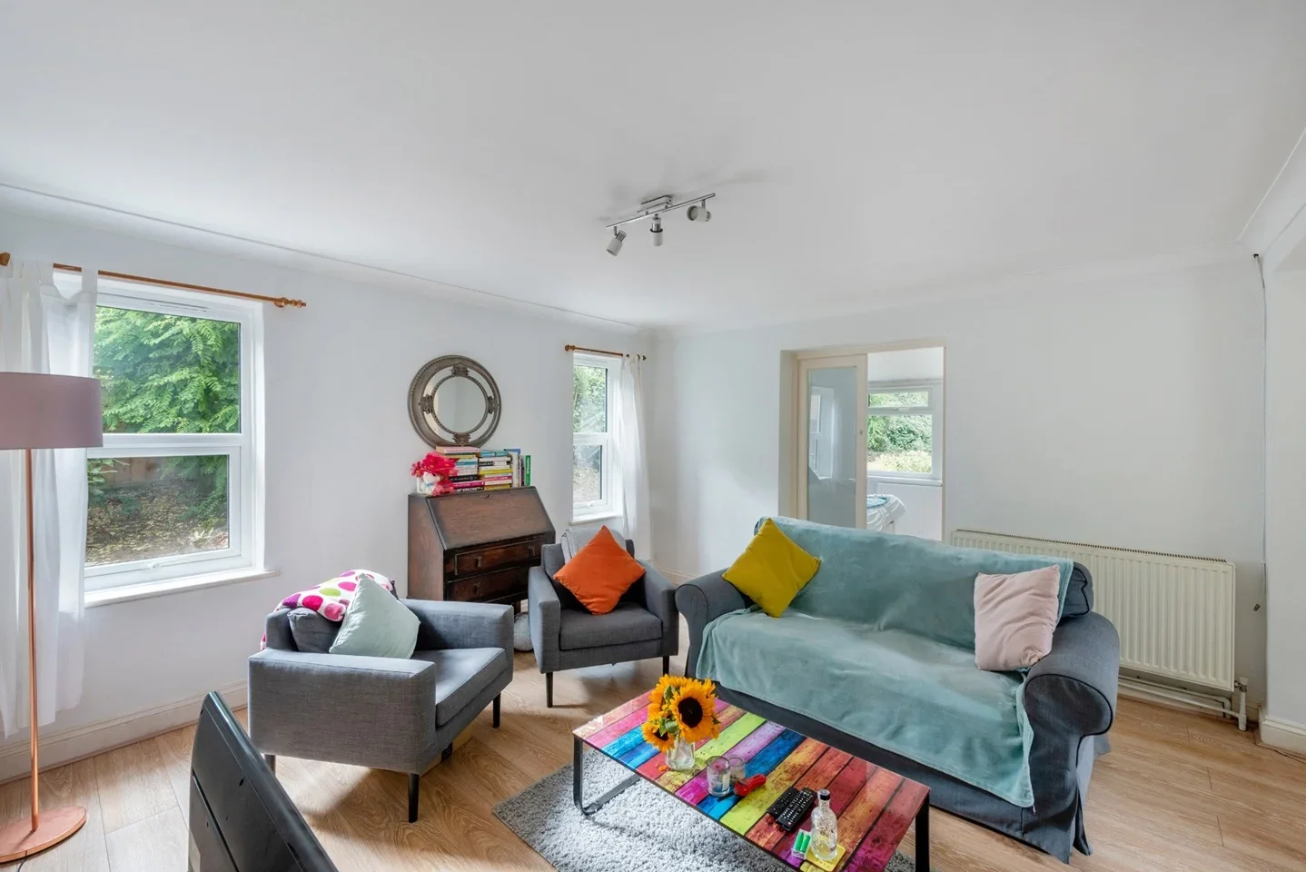 Flat Trinity Road in Greater London