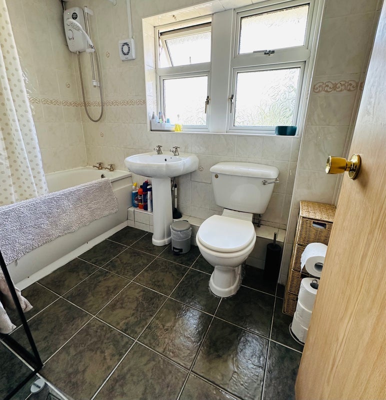 Room Blake Road in Bristol