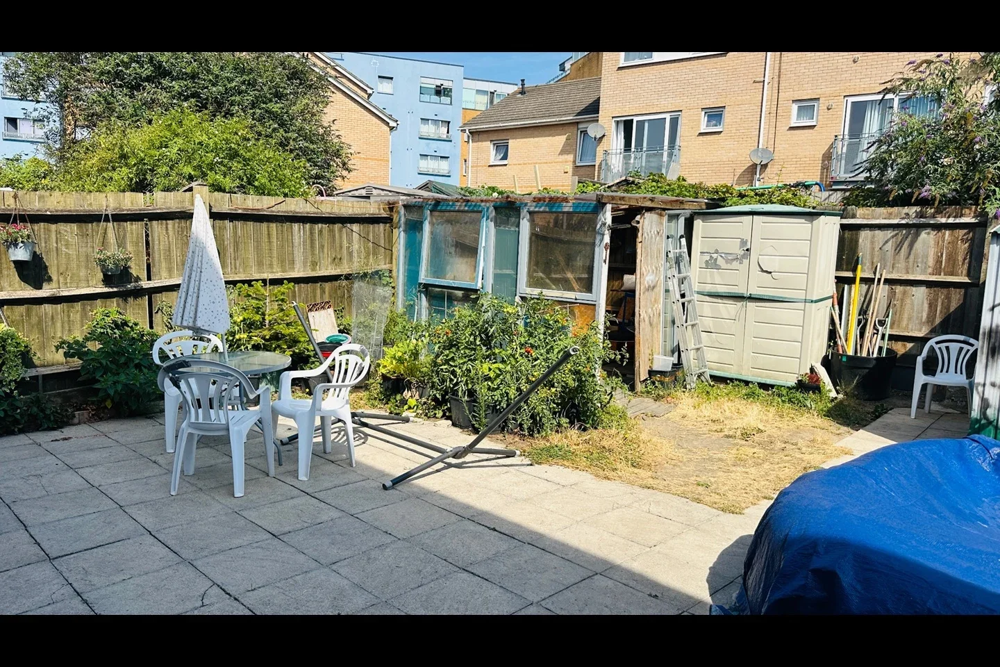 House Warepoint Drive in Greater London