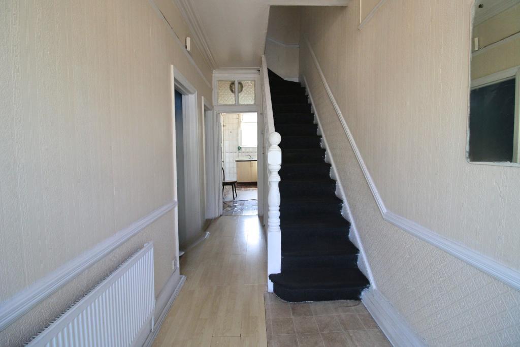 House Westbury Avenue in Greater London