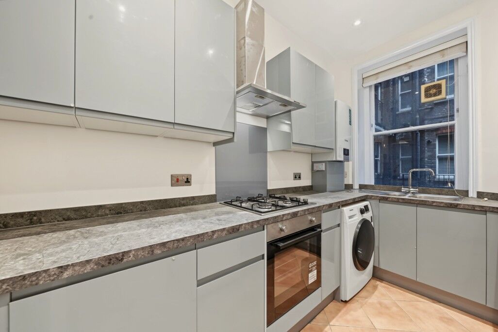 Flat Clifton Road in City of Westminster