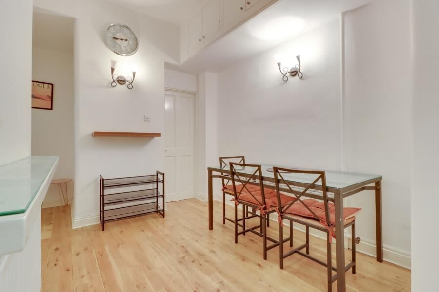 Flat Clifton Road in City of Westminster