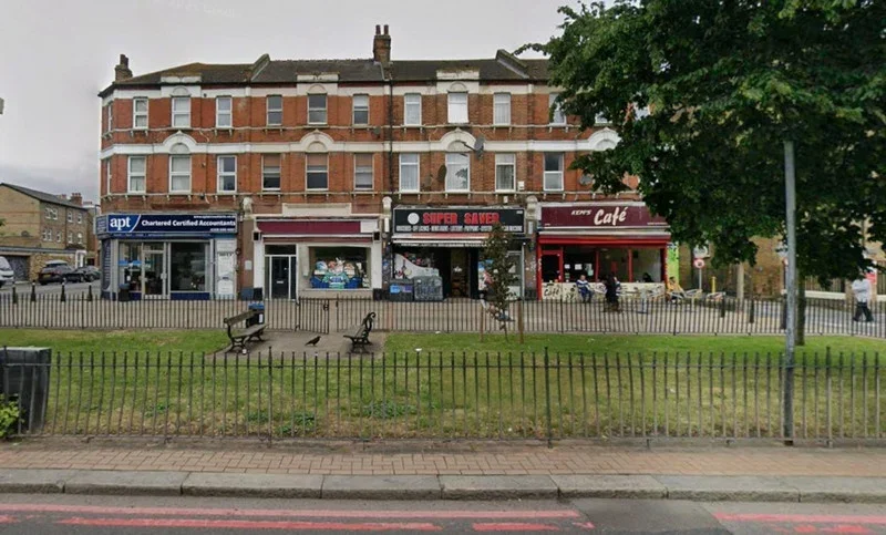 Flat Lewisham High Street in Greater London