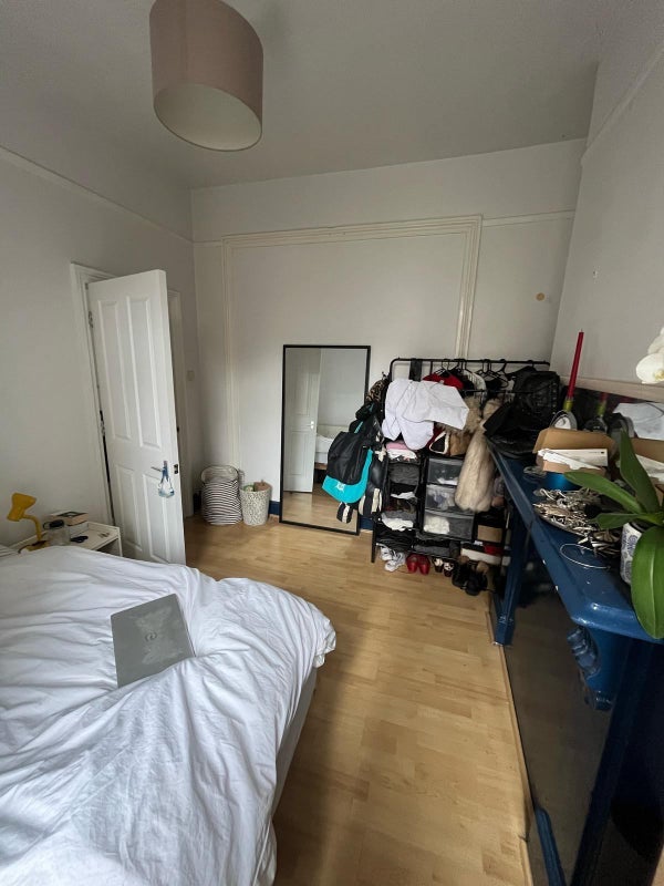 Room Rattray Road in Greater London