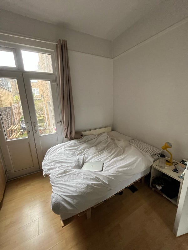 Room Rattray Road in Greater London