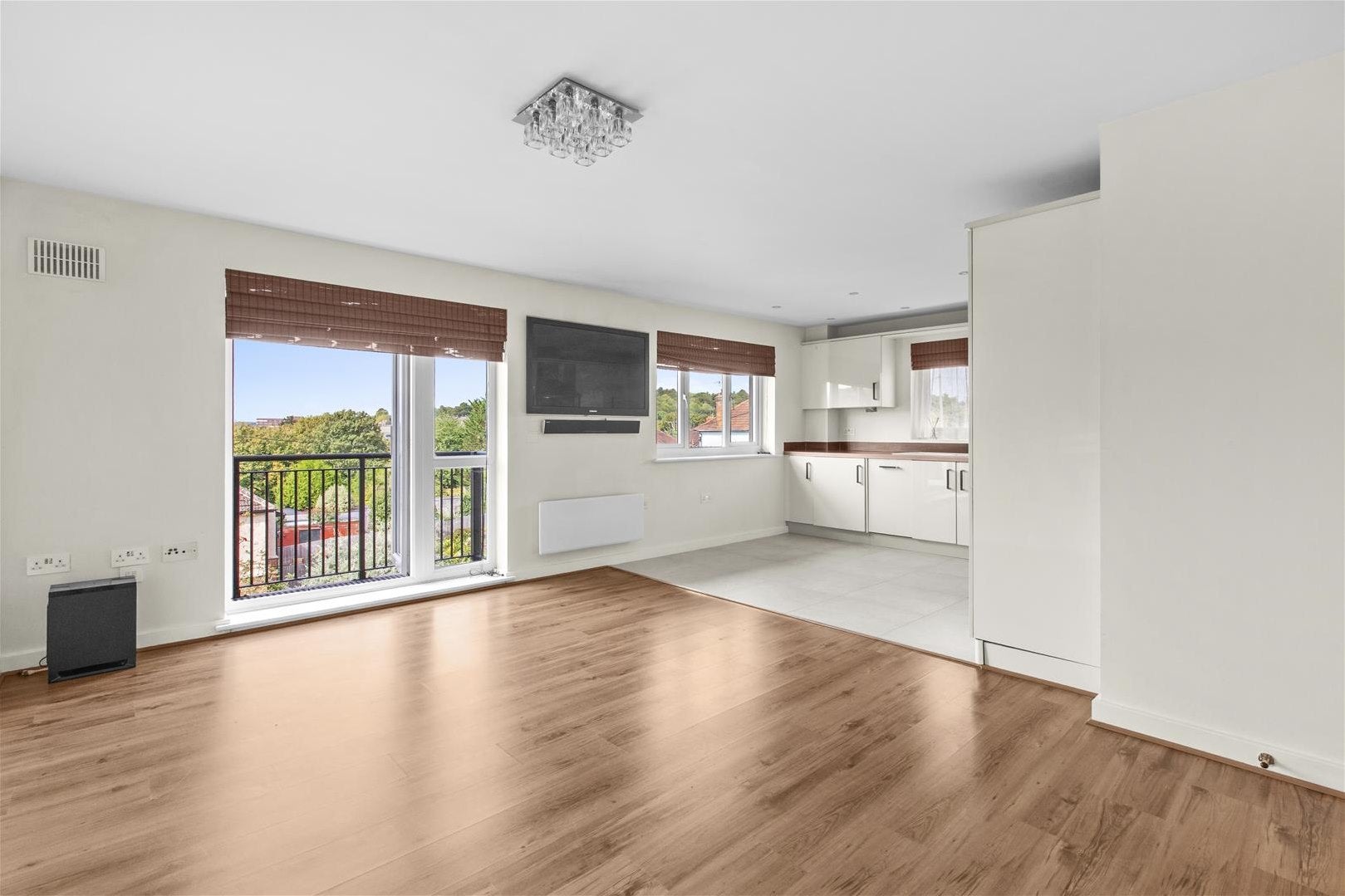 Flat Ercolani Avenue in High Wycombe Community Board