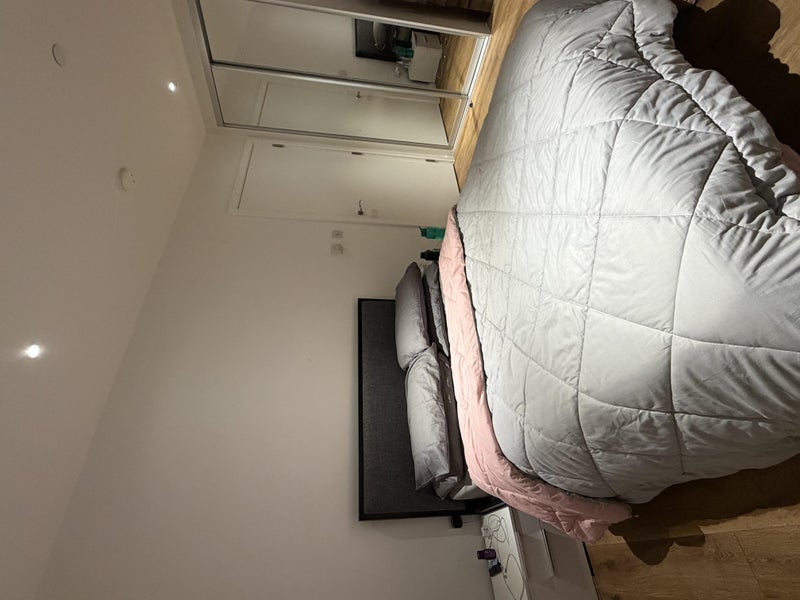 Flat Silvertown Way in Greater London