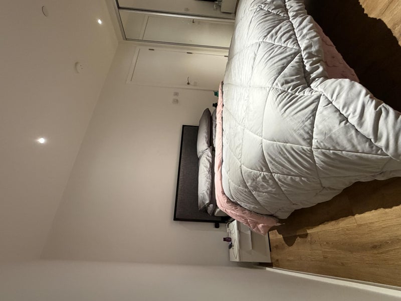 Flat Silvertown Way in Greater London
