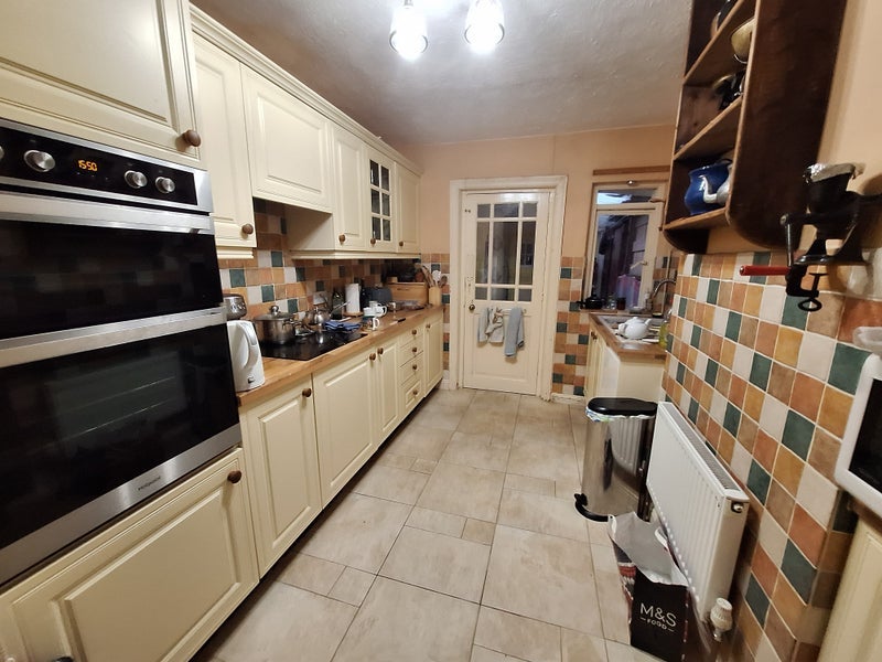 Room Langley Road in Poole