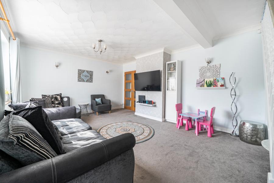 House Blumfield Crescent in Slough