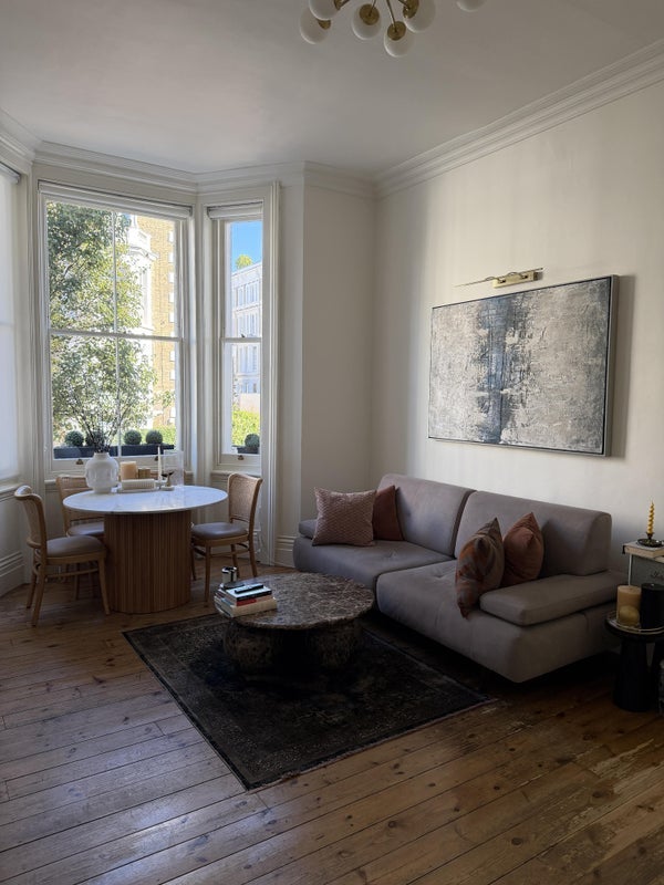 Room Cathcart Road in Greater London