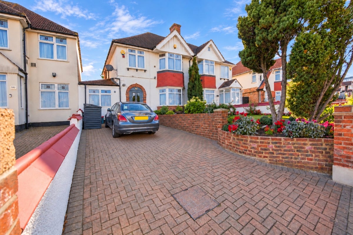 Flat Great West Road in Greater London