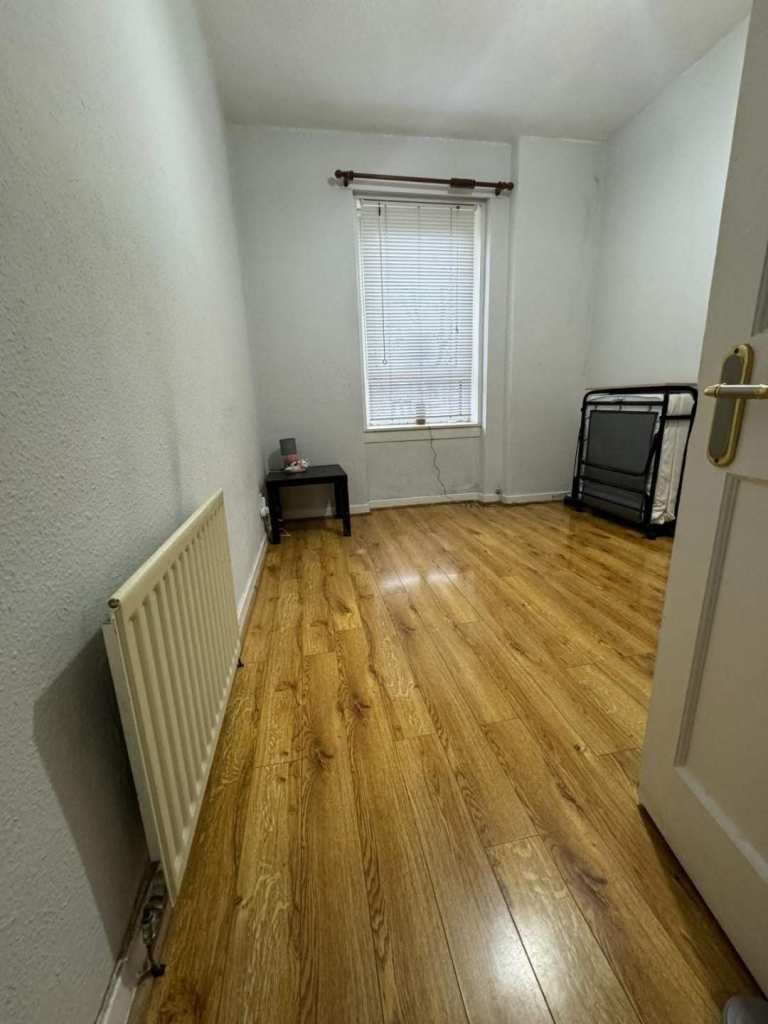 Flat Dumbarton Road in Glasgow