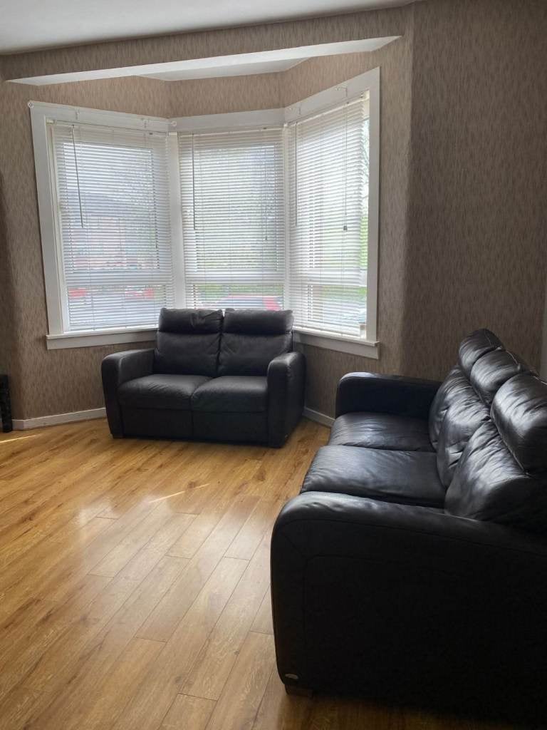 Flat Dumbarton Road in Glasgow