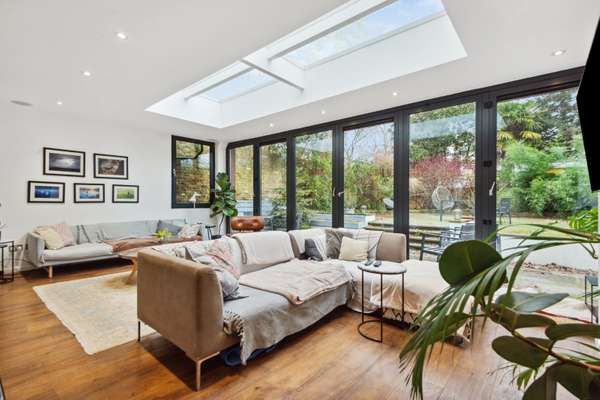 Flat Richmond Hill in Greater London