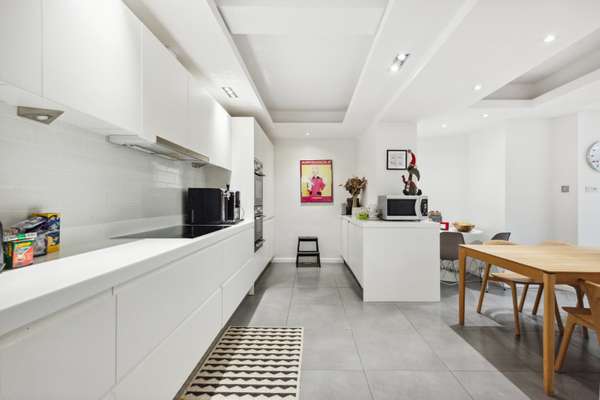 Flat Richmond Hill in Greater London