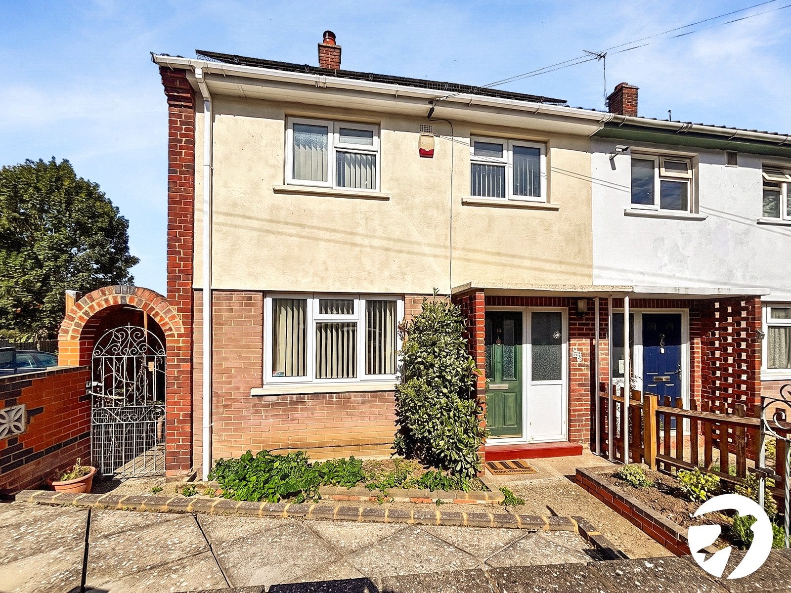 House Cavell Crescent in Dartford