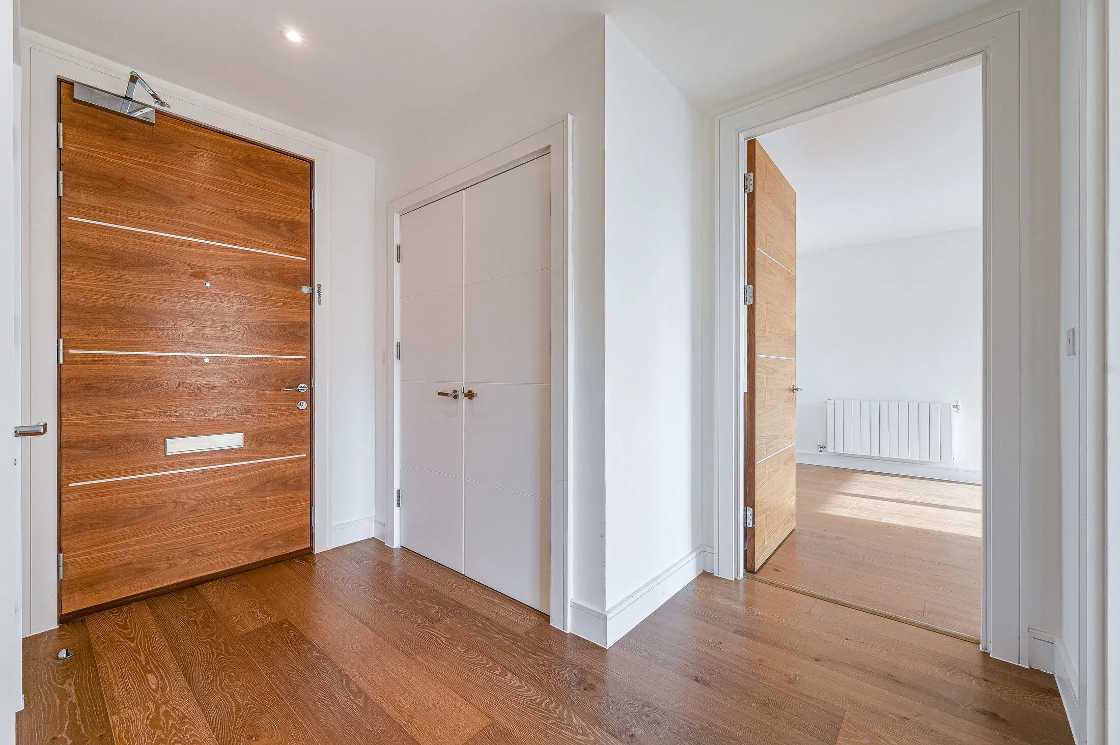 Flat Handley Drive in Greater London