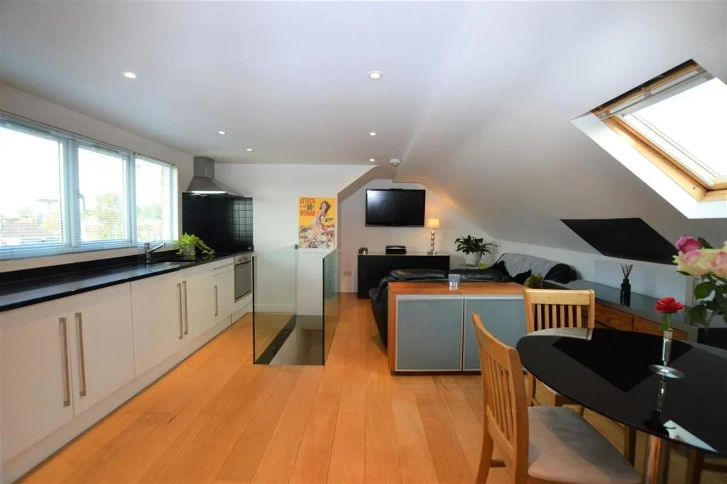 Flat Hounslow Road in Greater London