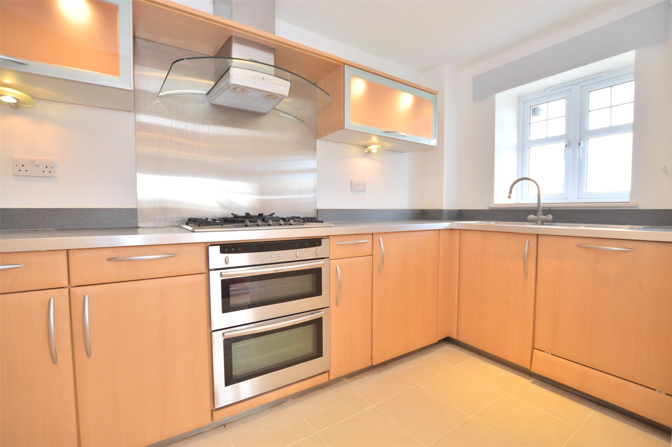 Flat Doods Place in Reigate and Banstead