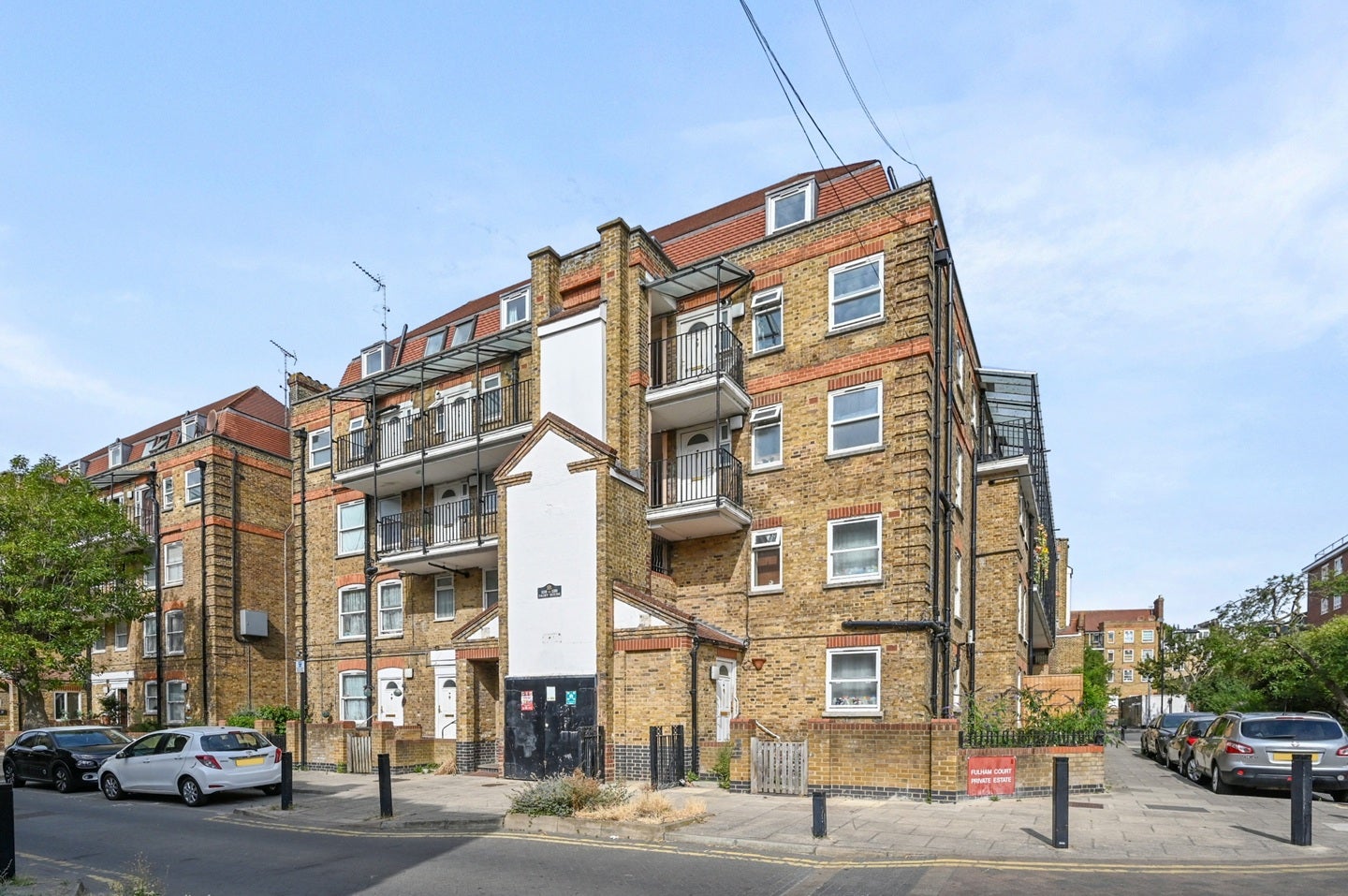 Flat Fulham Court in Greater London