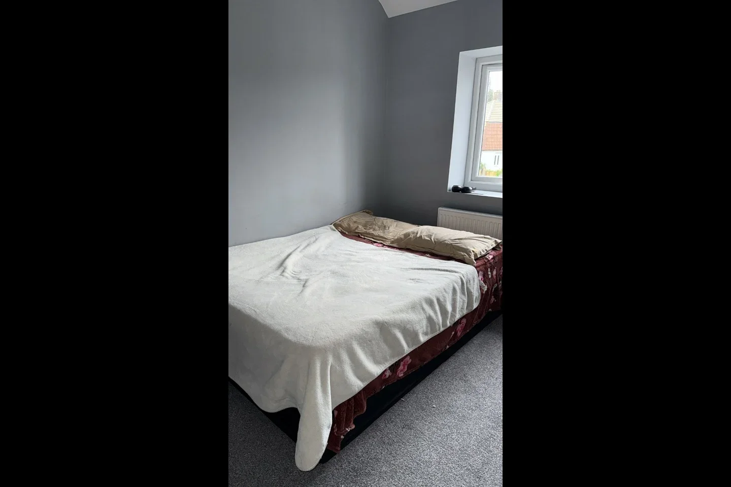 Room Frinton Road in Greater London