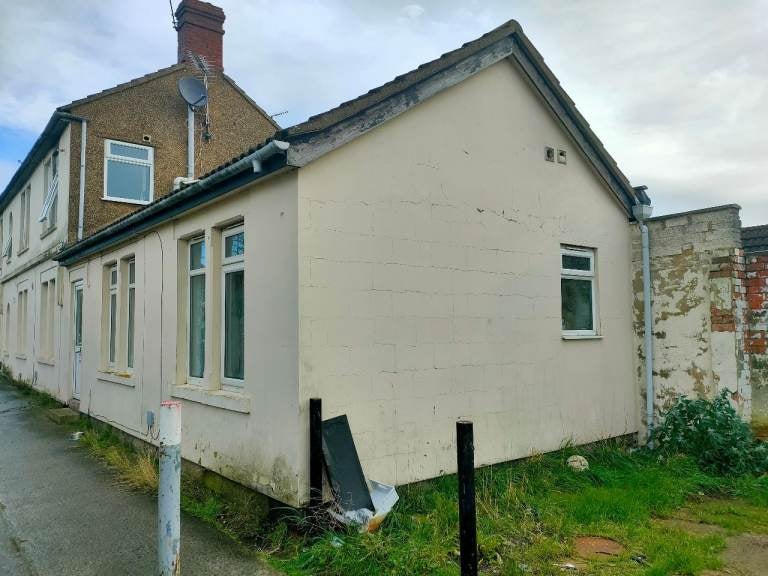 Flat St Mary's Grove in Swindon