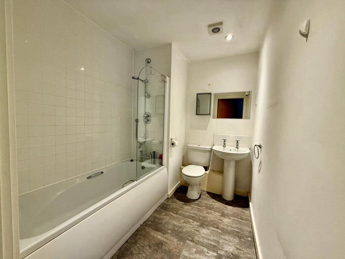 Flat The Grange in Greater London
