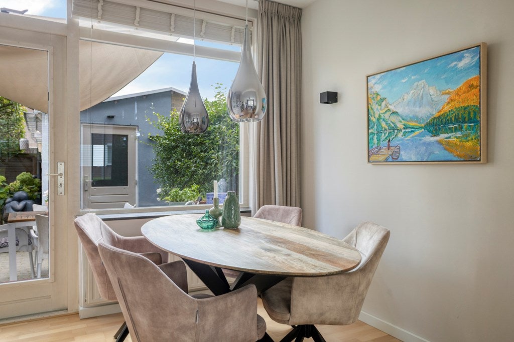 Tussenwoning te koop: Kardinaal van Rossumplein 83, Maastricht
