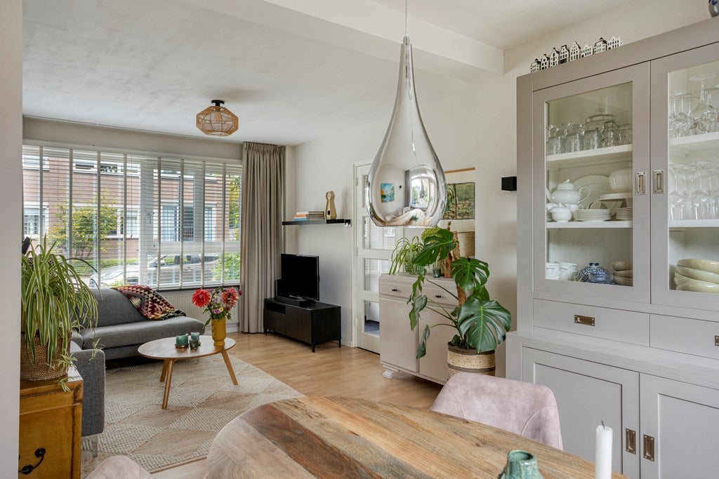 Tussenwoning te koop: Kardinaal van Rossumplein 83, Maastricht