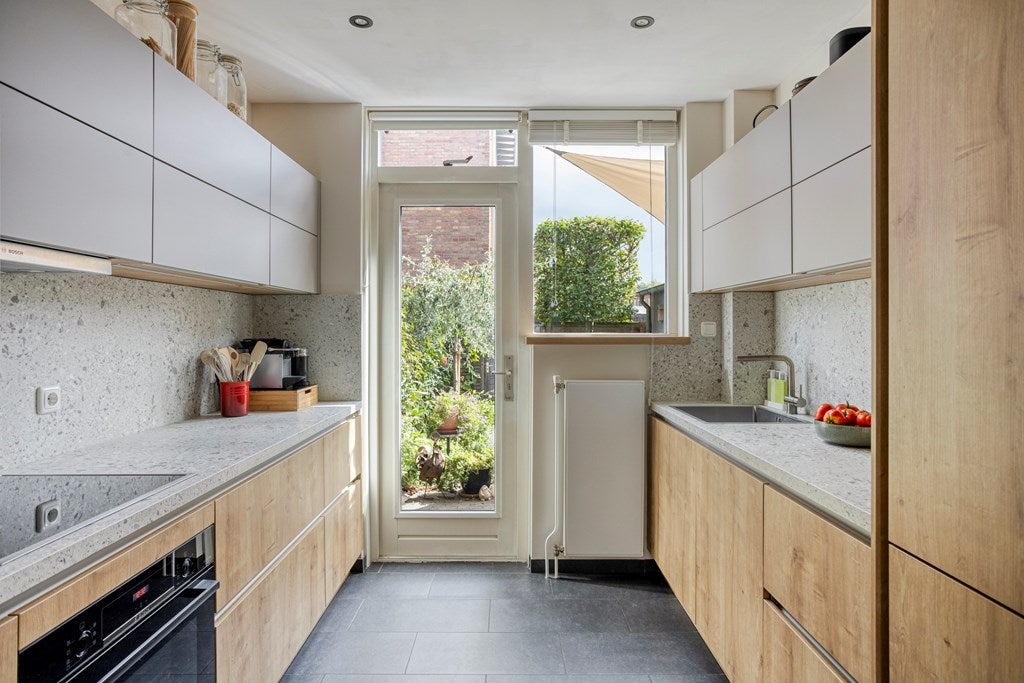 Tussenwoning te koop: Kardinaal van Rossumplein 83, Maastricht