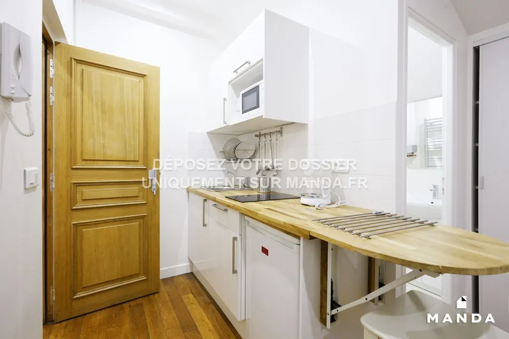 Room Rue du Général Brunet in Paris