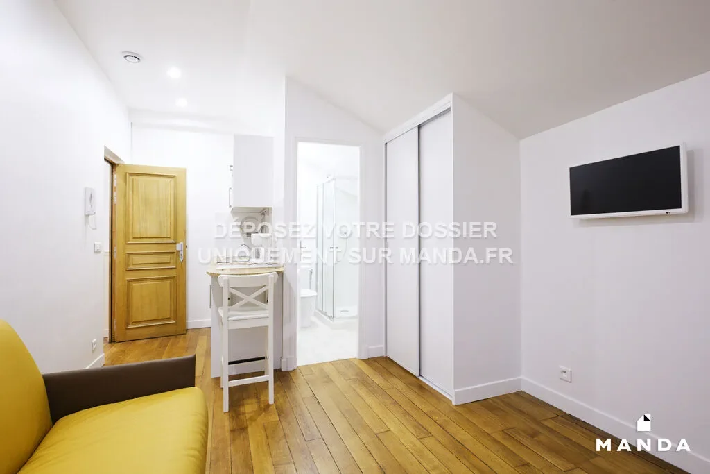 Room Rue du Général Brunet in Paris