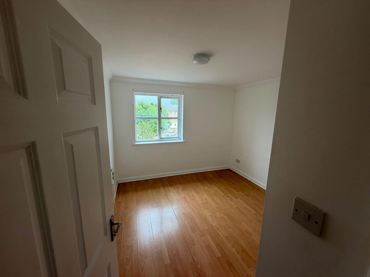 Flat Causton Square in Greater London