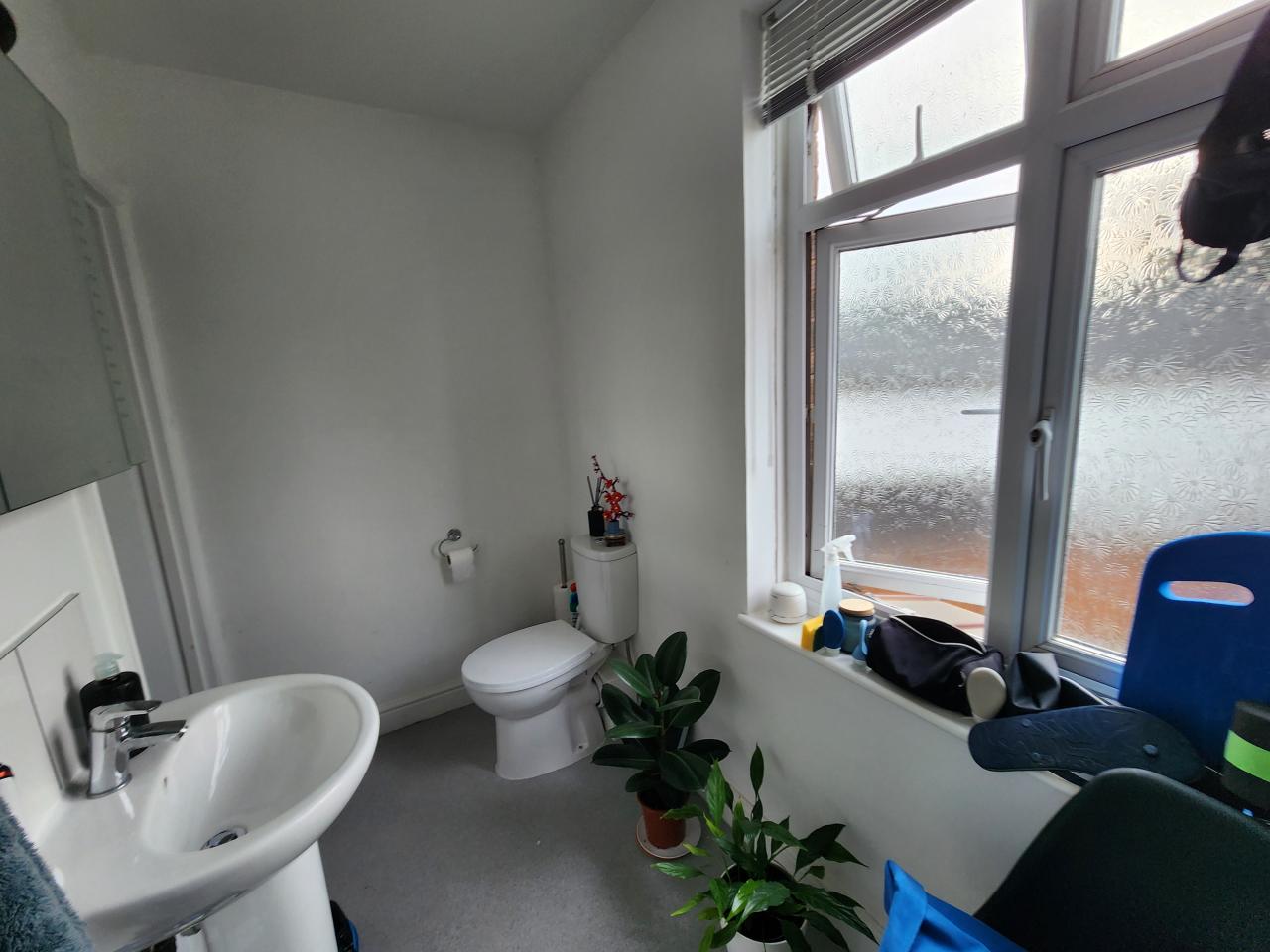 Room Hill Barton Road in Exeter