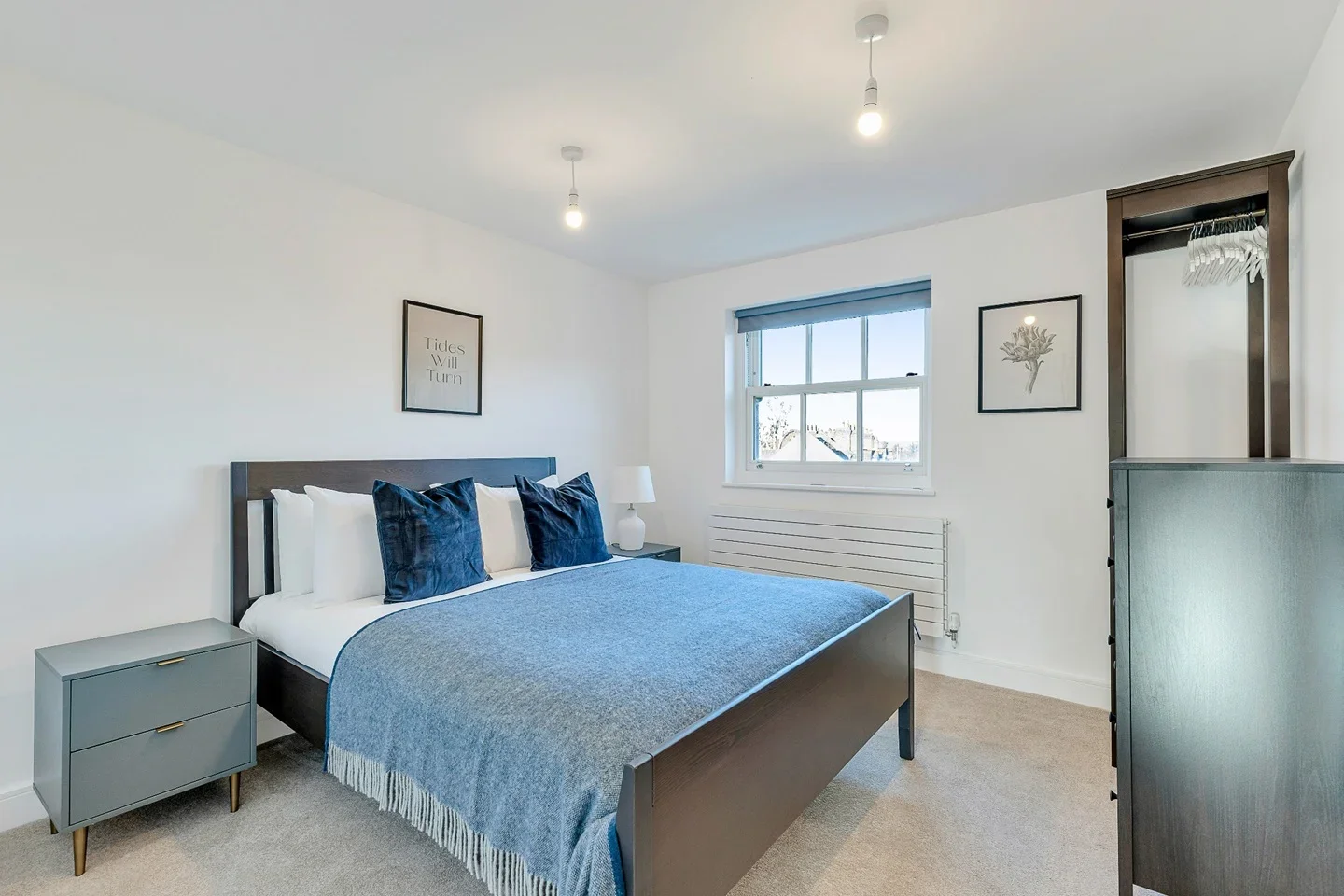 Flat Chiswick High Road in Greater London