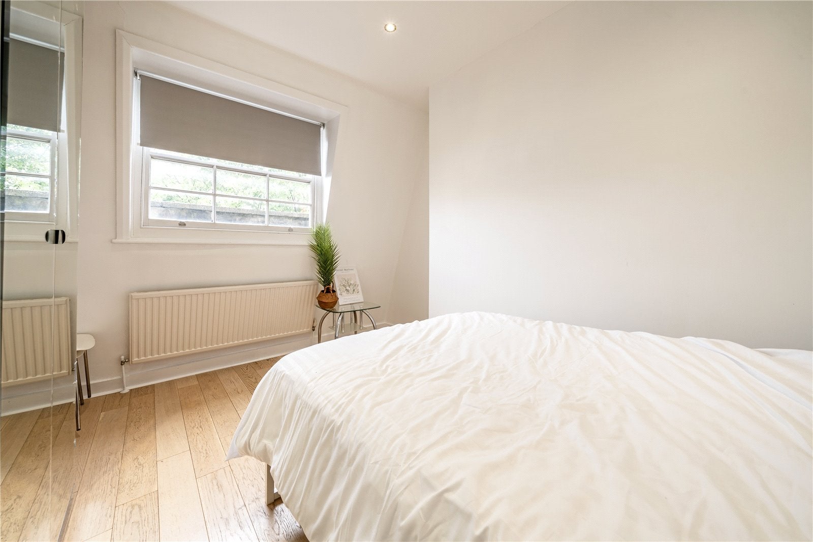 Flat Chepstow Road in City of Westminster