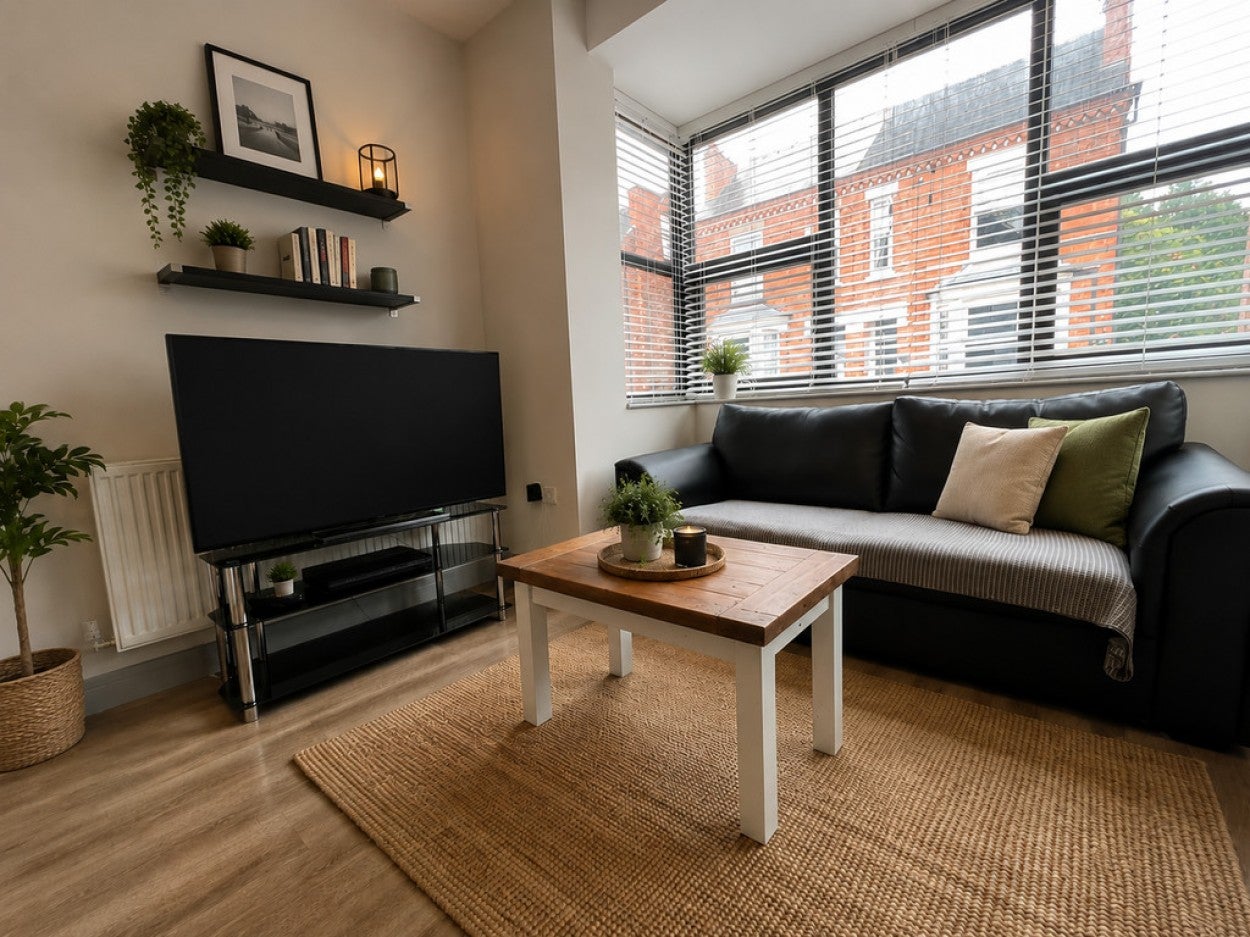 Flat Avon Gardens in Nottingham