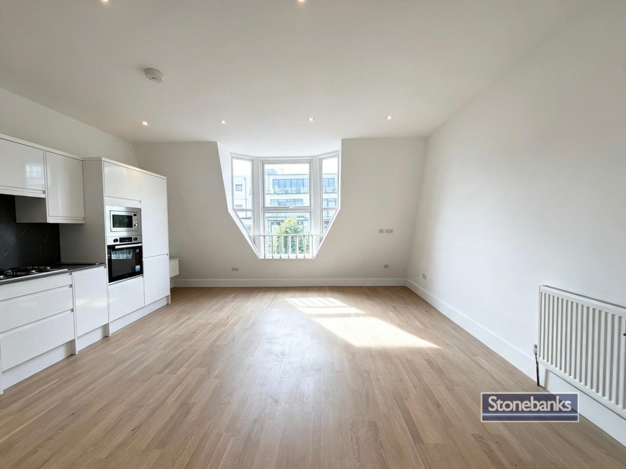 Flat Uxbridge Road in Greater London