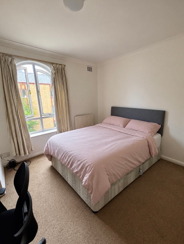 Room Kennet Street in Greater London