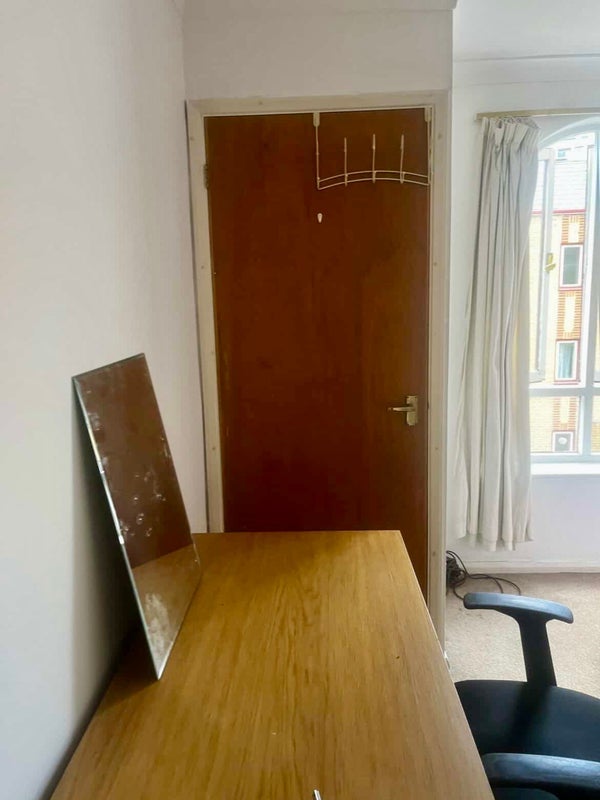 Room Kennet Street in Greater London
