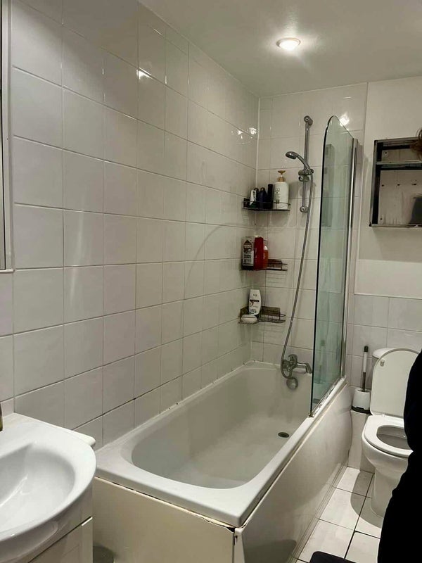 Room Kennet Street in Greater London