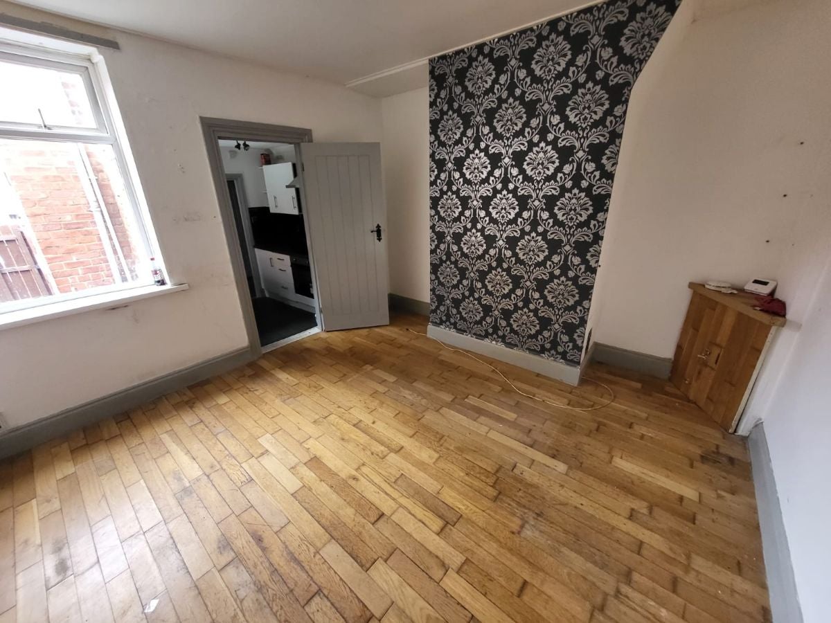 Flat Axwell Terrace in Gateshead